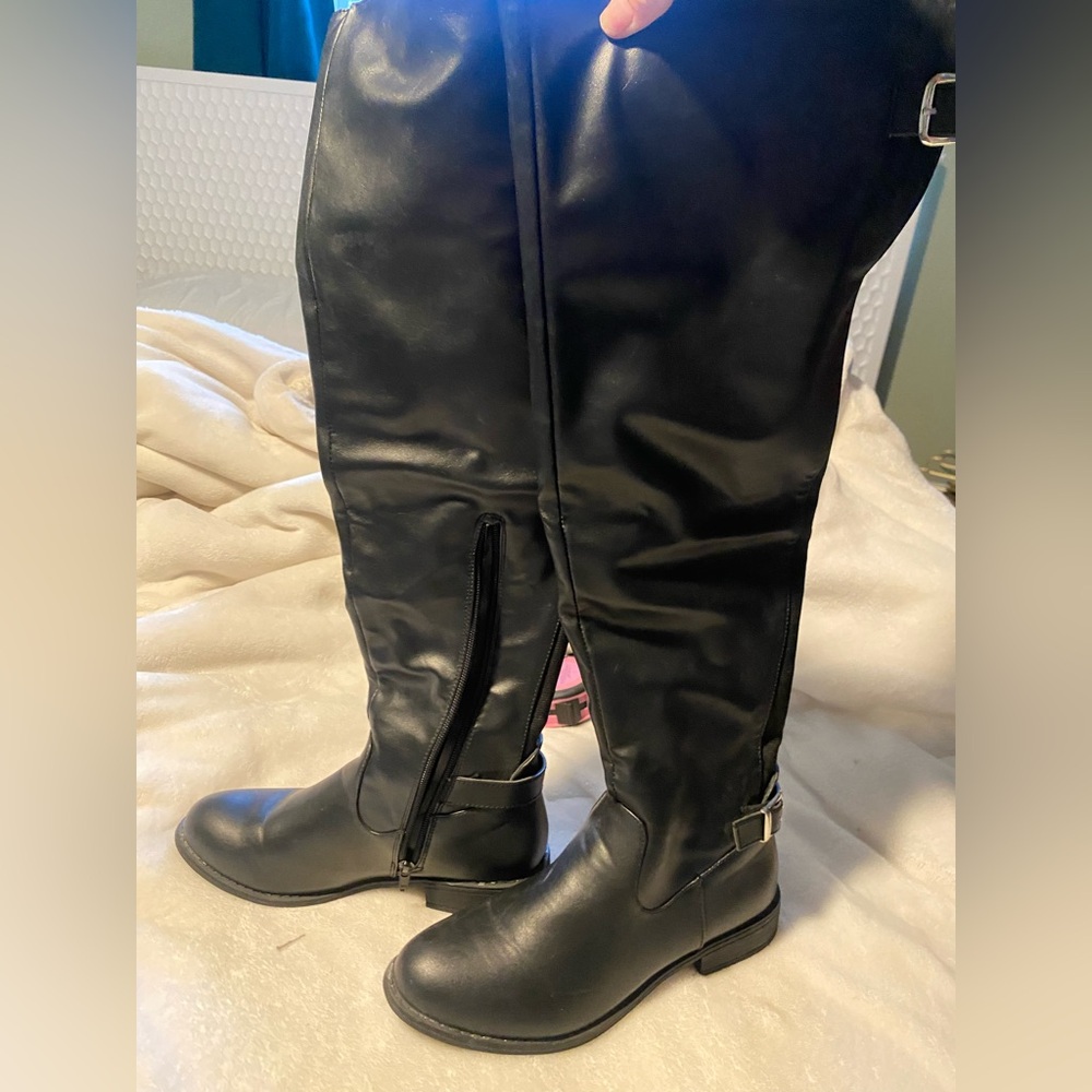 LAST CHANCE Black over the knee boots - Picture 2 of 5